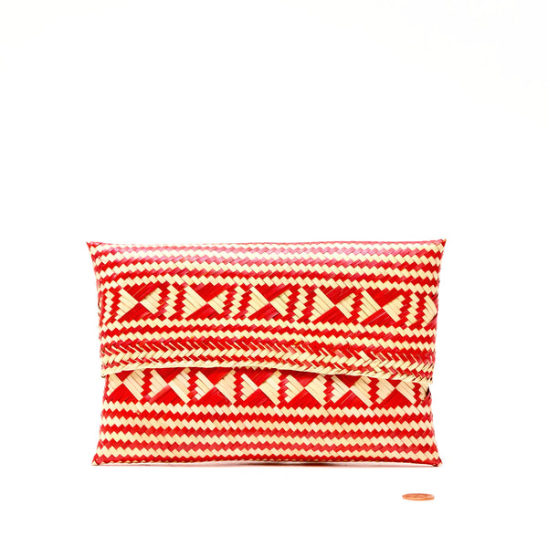 Handwoven Straw Clutch - Wayuu Tribe - MOCHILAS WAYUU BAGS 